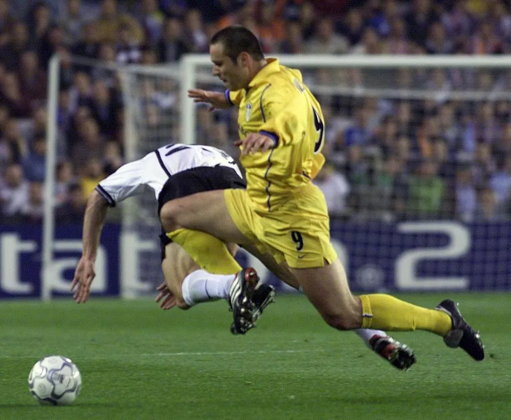 Match imagery from Valencia’s 3–0 semi-final win over Leeds United at the Mestalla on 8 May 2001